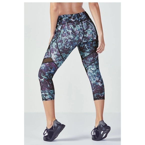Fabletics Alessia Capri Size S tide pool print - Picture 2 of 8